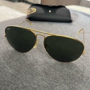 Ray-Ban Aviator Classic Gold Frame Sunglasses